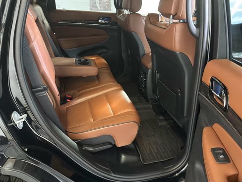 Used 2020 Jeep Grand Cherokee Overland AWD/4WD image 19