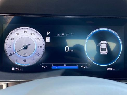 New 2025 Hyundai Elantra SEL FWD image 13