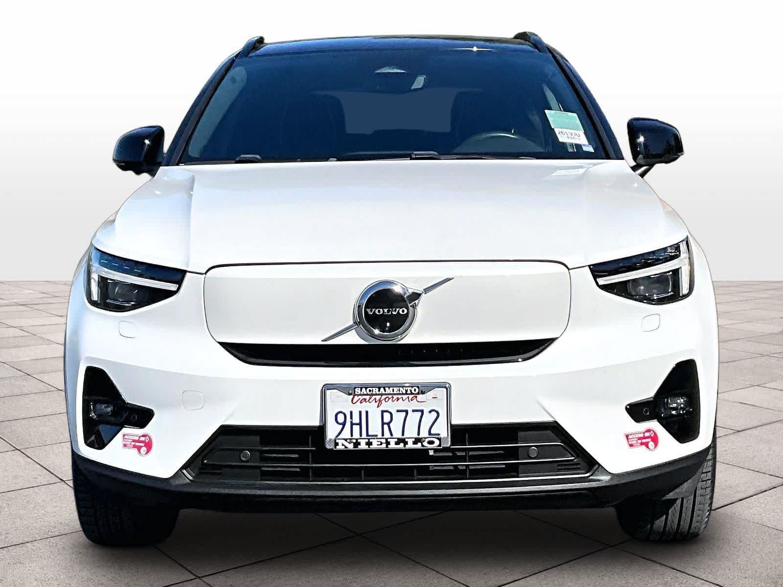 Used 2023 Volvo XC40 Recharge Ultimate AWD/4WD image 3