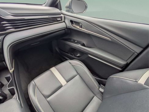 Used 2025 Toyota Camry SE FWD image 13