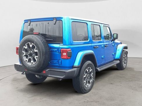 New 2026 Jeep Wrangler Unlimited Sahara AWD/4WD image 6