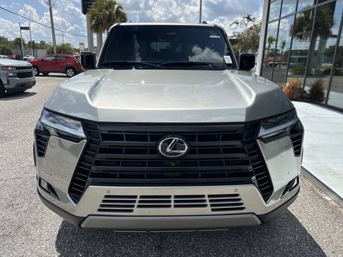 Used 2025 Lexus GX 550 w/ Accessory Package (CT) AWD/4WD image 8