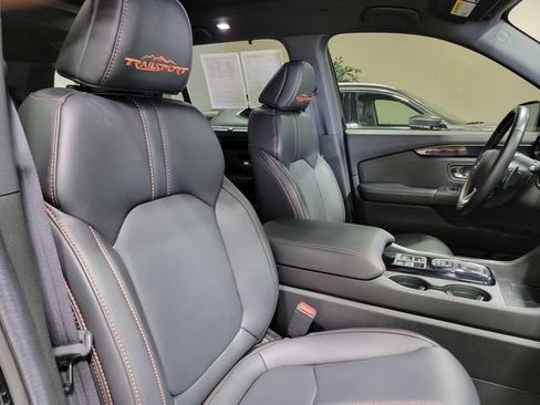 Certified 2024 Honda Pilot TrailSport image 15