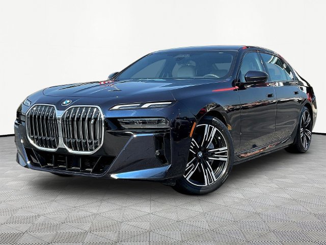 Used 2023 BMW i7 xDrive60 AWD/4WD image 3