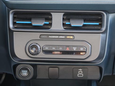 Used 2025 Ford Maverick Lobo image 21