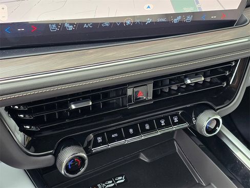 New 2026 Chevrolet Suburban Premier image 34