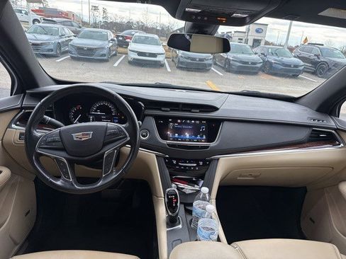 Used 2018 Cadillac XT5 Luxury w/ Driver Awareness Package image 11