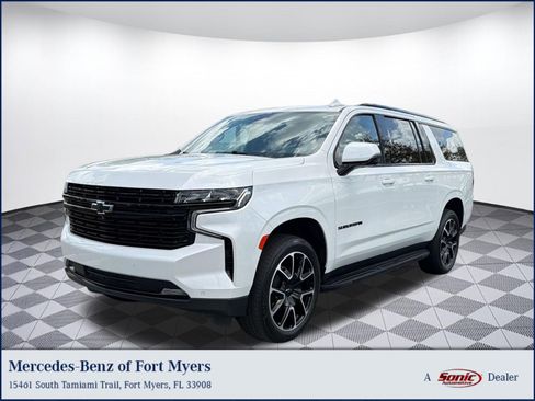 Used 2024 Chevrolet Suburban RST w/ Luxury Package RWD image 1