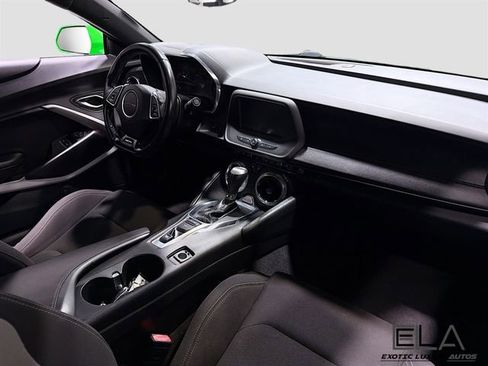 Used 2017 Chevrolet Camaro LT RWD image 29