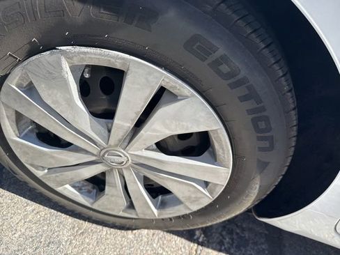 Used 2020 Nissan Versa S image 16