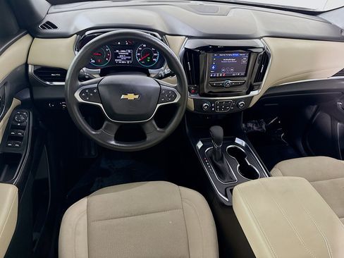 Used 2023 Chevrolet Traverse LS FWD image 17
