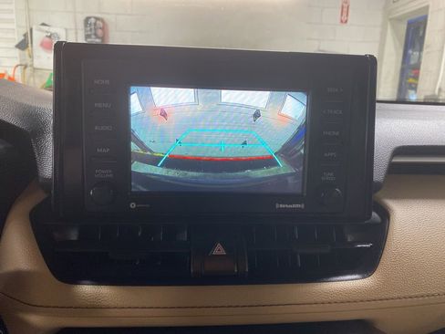 Used 2021 Toyota RAV4 XLE image 29