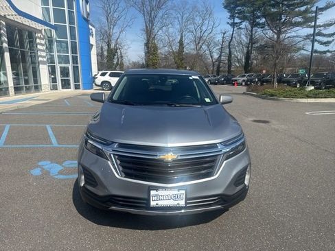 Used 2023 Chevrolet Equinox LT image 3