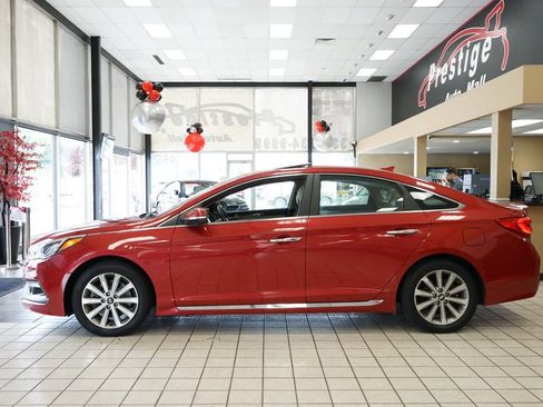 Used 2017 Hyundai Sonata Limited w/ Ultimate Package 04 FWD image 3