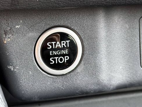 Used 2023 Nissan Rogue SV AWD/4WD image 29