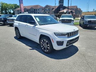 Used 2023 Jeep Grand Cherokee Overland w/ Luxury Tech Group IV RWD video 1