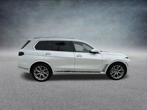 Used 2025 BMW X7 xDrive40i AWD/4WD image 8