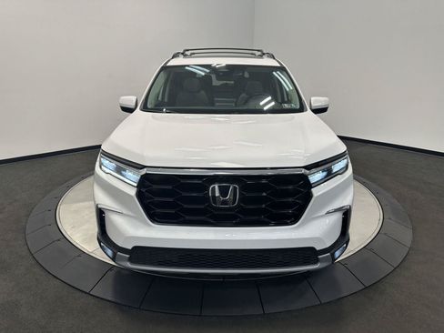 Certified 2025 Honda Pilot Elite image 3