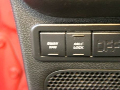 Used 2017 Jeep Wrangler Unlimited Rubicon w/ Cold Weather Group AWD/4WD image 18