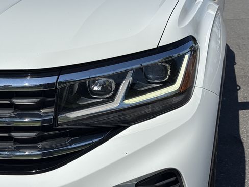 Used 2020 Volkswagen Atlas Cross Sport SE w/ Towing Package AWD/4WD image 11