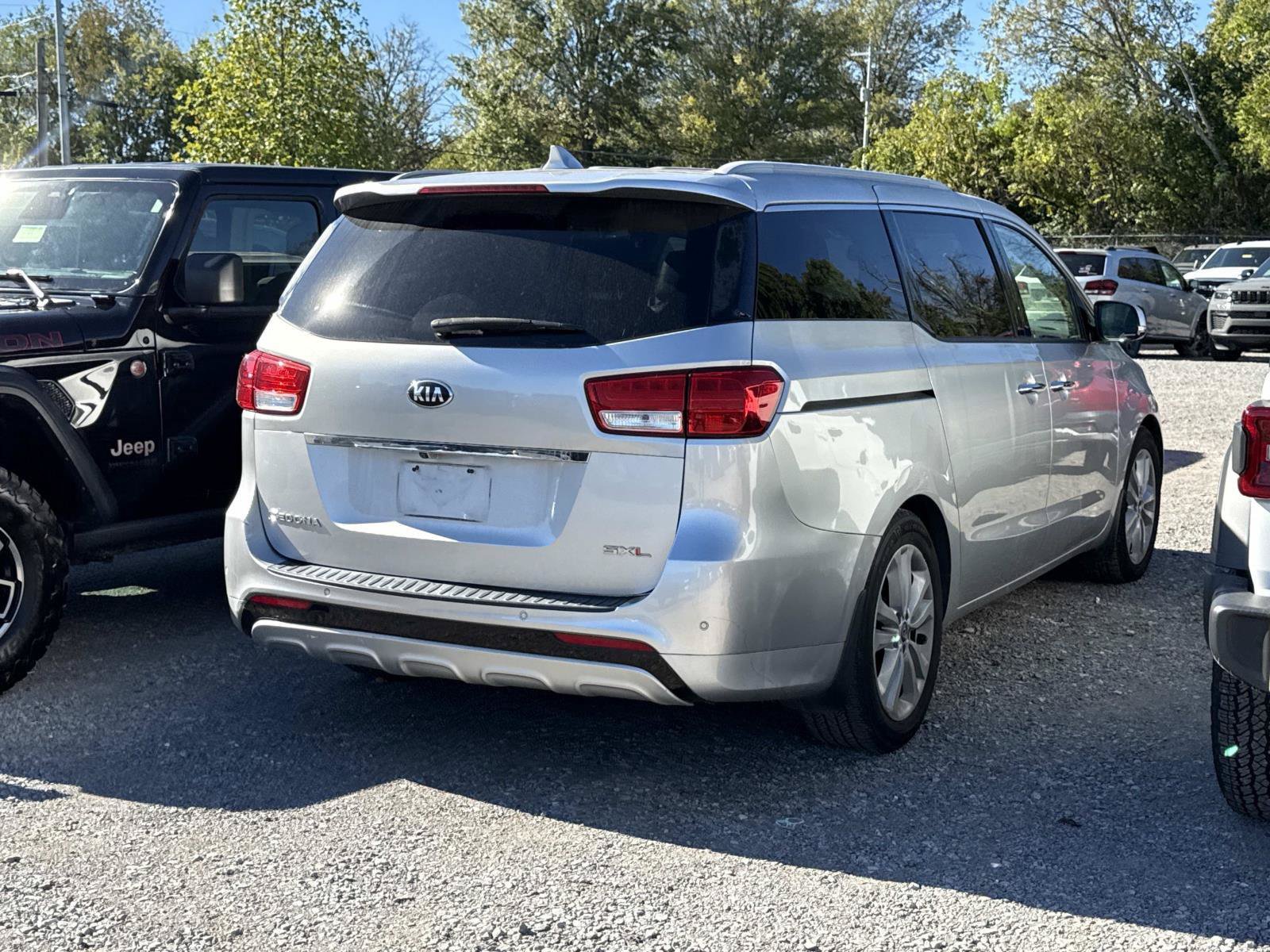 Used 2015 Kia Sedona SX Limited w/ SXL Technology Package FWD image 4