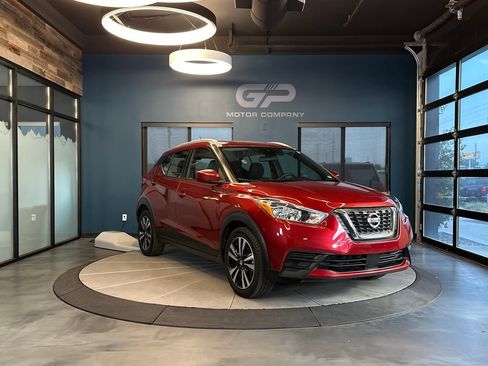 Used 2020 Nissan Kicks SV FWD image 1