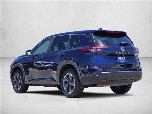 Used 2025 Nissan Rogue SV FWD image 8