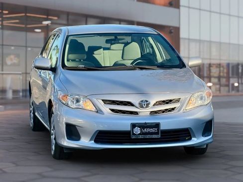 Used 2013 Toyota Corolla LE Special Edition image 21