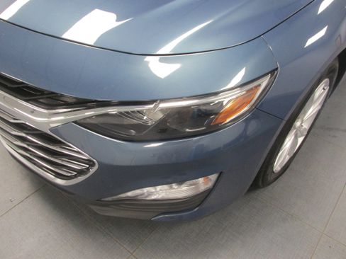 Used 2025 Chevrolet Malibu LT FWD image 9
