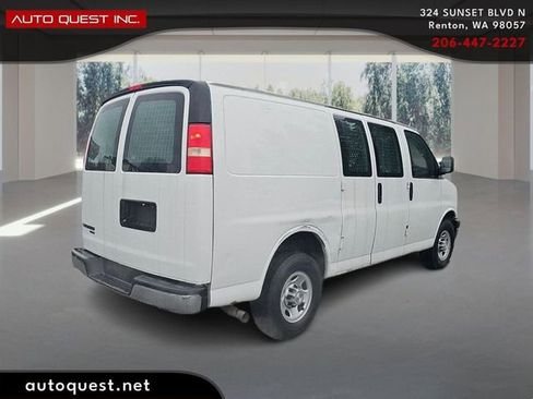 Used 2014 Chevrolet Express 2500 image 5