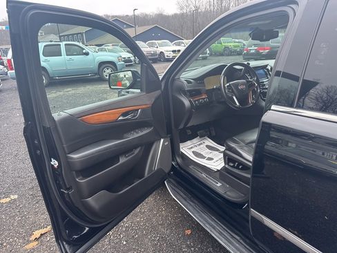 Used 2015 Cadillac Escalade ESV Luxury image 24