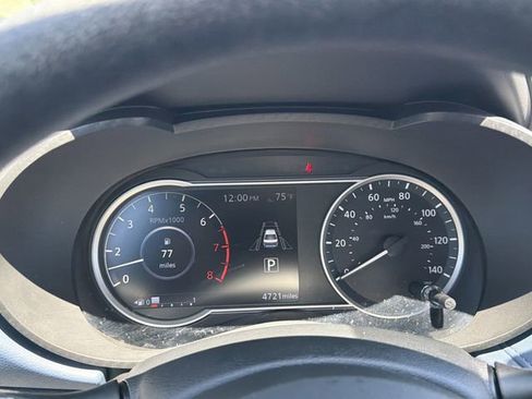 Used 2025 Nissan Versa SV w/ Trunk Package FWD image 12