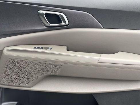 New 2026 Kia Carnival EX image 16