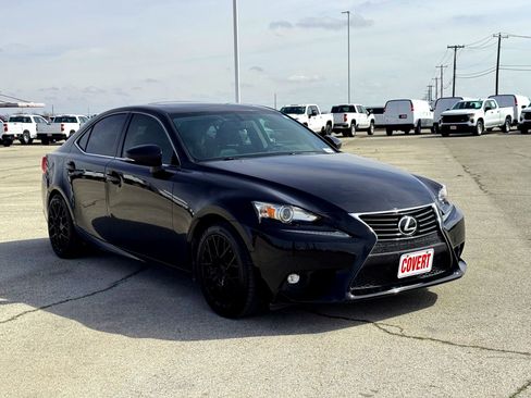 Used 2016 Lexus IS 200t image 4