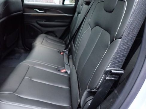 New 2025 Jeep Grand Cherokee Limited AWD/4WD image 13