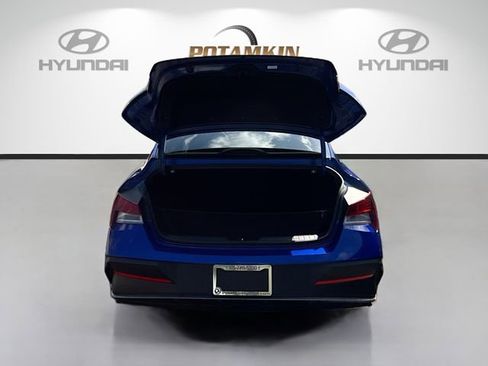 Certified 2024 Hyundai Elantra SE image 24