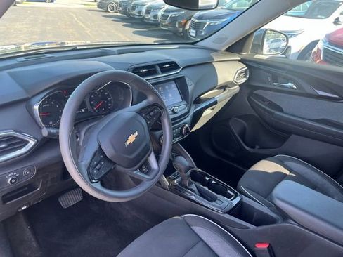 Used 2023 Chevrolet TrailBlazer LT AWD/4WD image 10