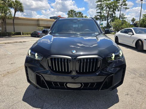 New 2026 BMW X5 xDrive40i w/ M Sport Package AWD/4WD image 2