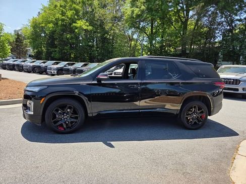 Used 2023 Chevrolet Traverse Premier w/ Redline Edition AWD/4WD image 4