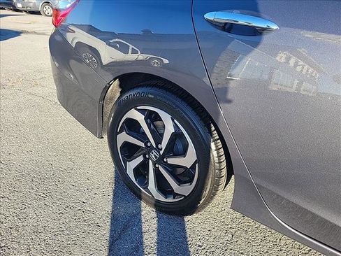 Used 2017 Honda Accord EX-L image 31