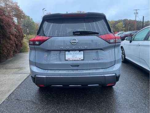 Used 2025 Nissan Rogue SL w/ Tech Package image 15