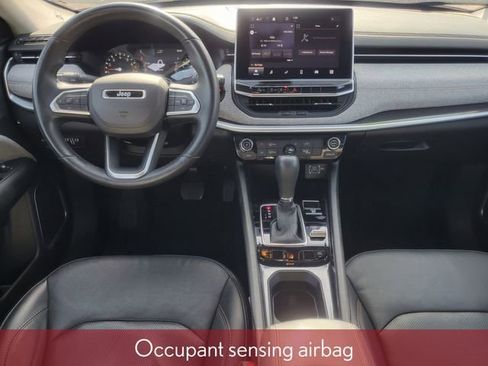 Used 2022 Jeep Compass Latitude image 32