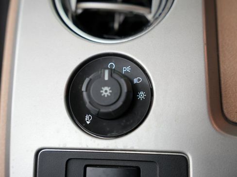 Used 2014 Ford F150 Lariat w/ Lariat Chrome Package image 46