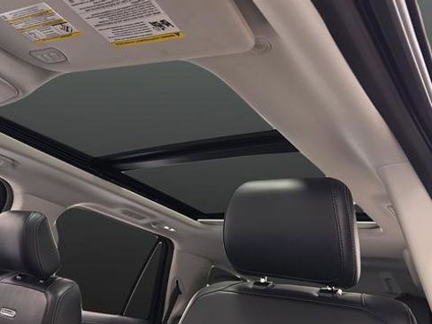 Used 2025 Ford Expedition Platinum image 2