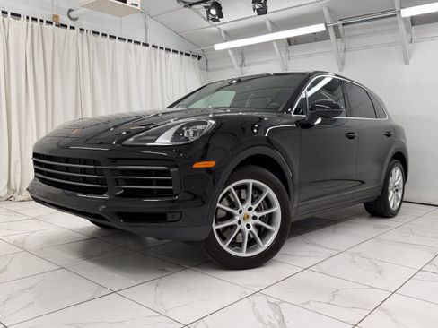 Certified 2023 Porsche Cayenne AWD/4WD image 7