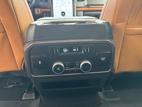 Used 2023 Ford Expedition Platinum AWD/4WD image 10