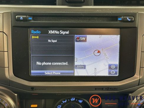 Used 2018 Toyota 4Runner SR5 AWD/4WD image 18