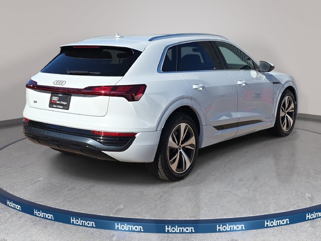 Used 2024 Audi Q8 e-tron Premium AWD/4WD image 6