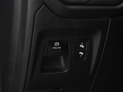 Used 2021 RAM 1500 Laramie AWD/4WD image 26