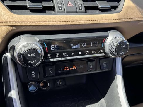 Used 2023 Toyota RAV4 XLE Premium AWD/4WD image 31